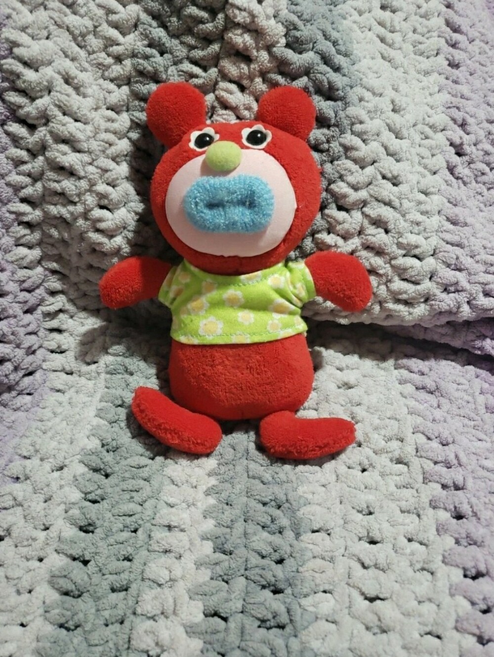 Mattel Fisher Price Sing  A Ma Jigs Red Blue Green Floral Shirt Works
